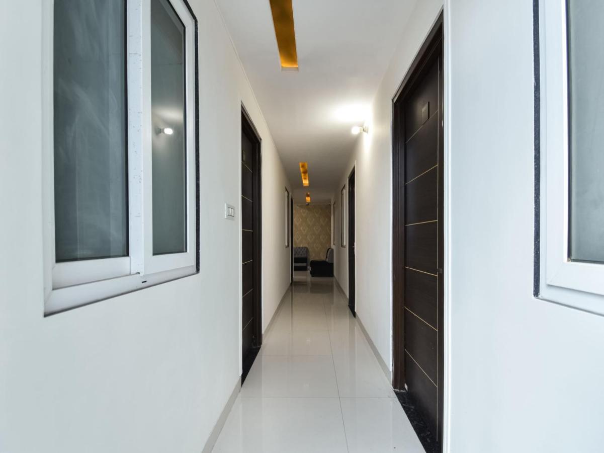 Hotel Capital O 36319 10 Square 3*